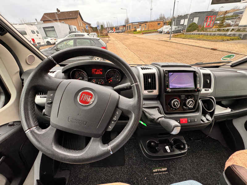 Knaus Sun Ti 700 LX Premium con cama Queen foto: 16