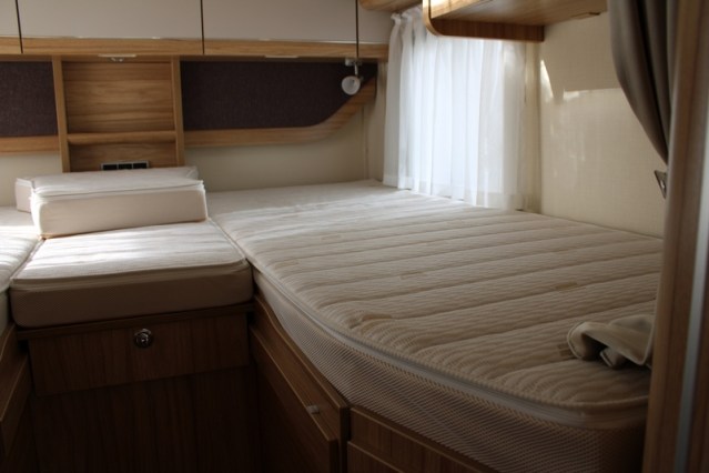 Hymer Exsis I 678 Fiat AUTOMAAT 160 pk enkele bedden Smal en lichtgewicht (54  foto: 48