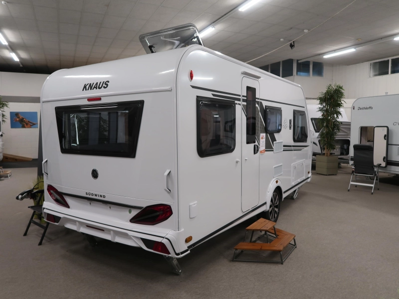 Knaus Sudwind Black Selection 460 EU ENKELE BEDDEN  foto: 15