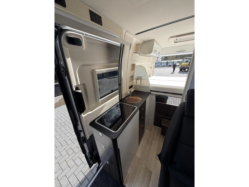 Westfalia Sven Hedin MAN TGE - SLIDEOUT  foto: 11