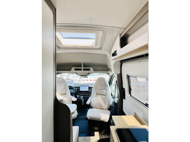 LMC Innovan 592 MJ. 25 + Solar + 200A Lithium + Automaat foto: 20