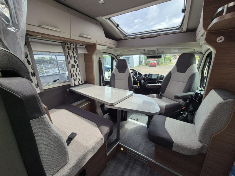 Knaus Vansation Van Ti 650 MEG 180pk automaat 2x airco  foto: 8