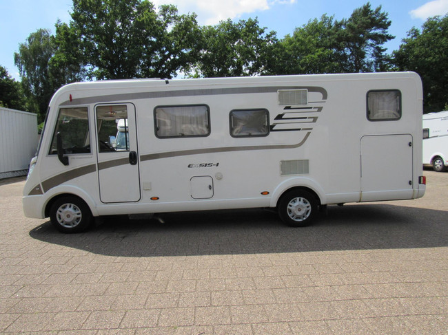 Hymer Exsis-i EX 688 Enkelebedden hefbed integraal bj2014 foto: 2