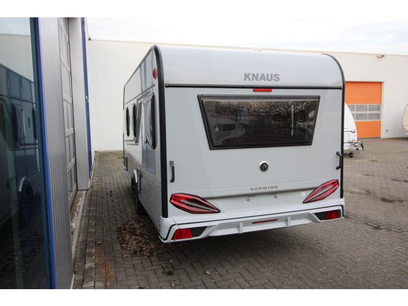 Knaus Sudwind Black Selection 460 EU AIRCO AKTIE JULI MAAND  foto: 3