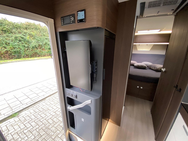 Adria Coral Supreme 670 DC QUEENSBED E&P LEVELSYSTEEM foto: 21