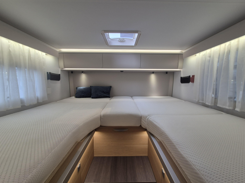 Adria Matrix 650 DL Face to face Foto: 12