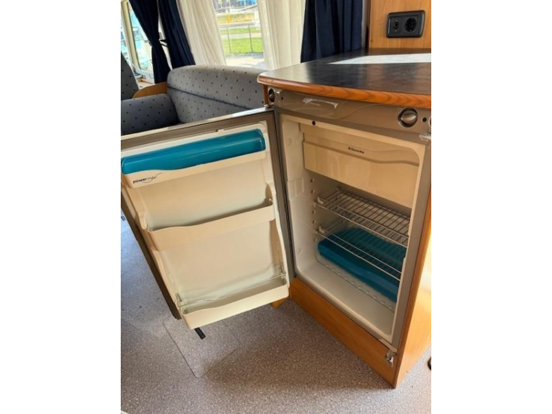 Hymer B584 intergraal camper B584  foto: 21