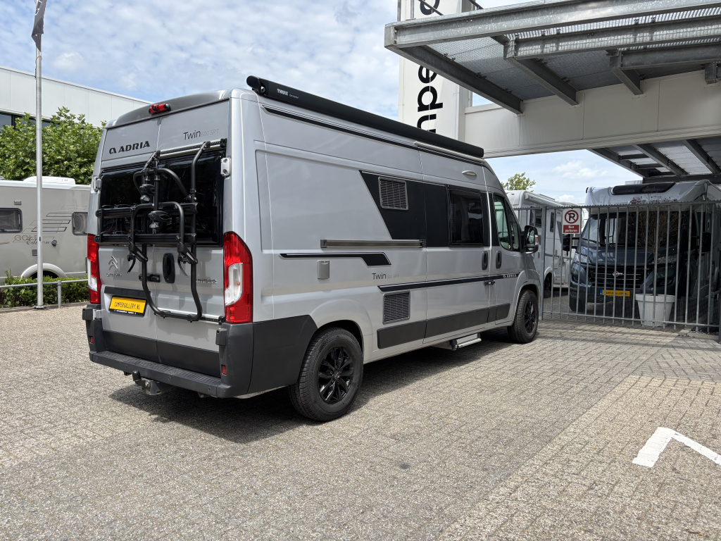 Adria Twin 600 SPT DWARSBED TREKHAAK ZONNEPANEEL EURO6 foto: 19