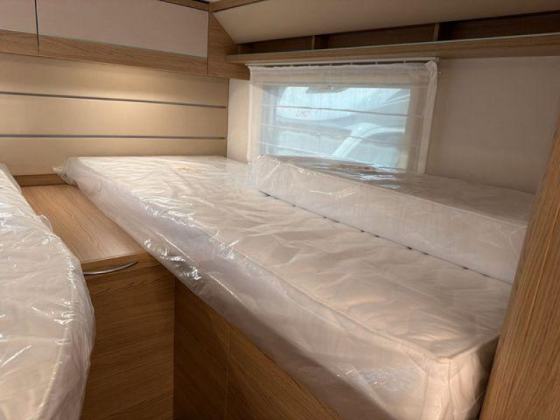 LMC Cruiser V 646 G 70jr Jubileum-Autom-NAVI  foto: 19