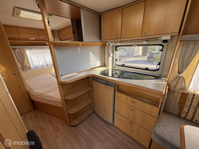 Beyerland 450 tf voortent super nette caravan foto: 7