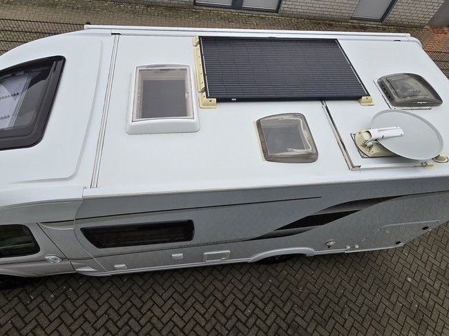 Hobby OPTIMA ONTOUR V65 GE SLECHTS 16.839 KM !! LUCHTVERING LENGTEBEDDEN TV + SATELLIET ZONNEPANEEL DRAAISTOELEN foto: 23