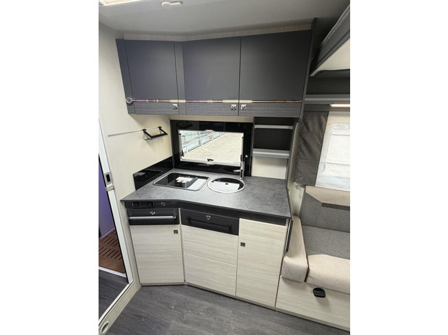 Chausson 640 Titanium Premium 170PK Automaat Hefbed Zonnepaneel Zeer Ruim foto: 18