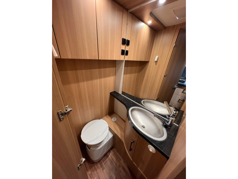 LMC Munsterland 450 D Mover, Luifel, Fietsenrek  foto: 12