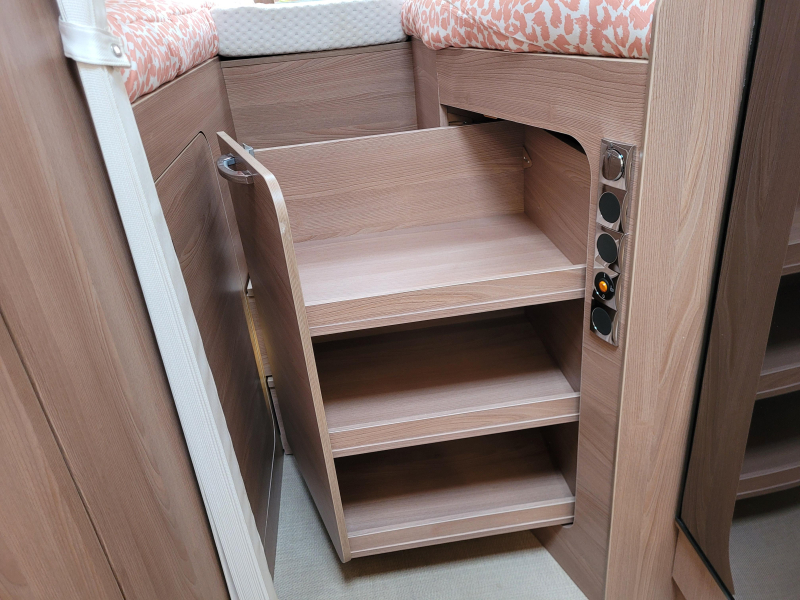 Bürstner Lyseo Harmony Line 690 G Vlakkevloer/4pers.  foto: 14