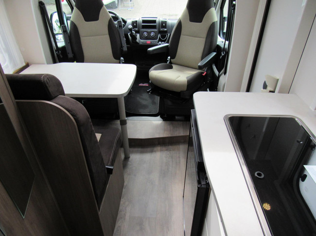 Carado V337 Pro Schwarz Teilintegriert Einzelbetten Bj. 2024 Foto: 13