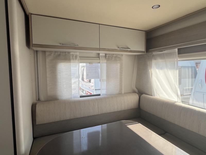 Bürstner Premio Plus 440 TK Met Isabella Ventura tent 