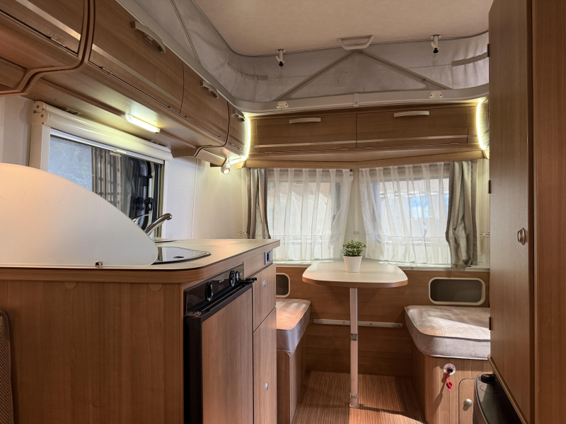 Eriba Touring Triton 410 mover / toit relevable photo : 16