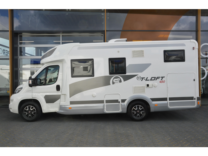 Elnagh T-Loft 450 Querbett und Hubbett Foto: 3