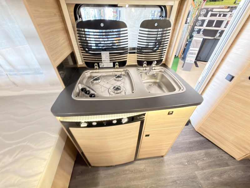 Sterckeman Easy Comfort 390 CP +mover+hordeur+1200kg  foto: 17