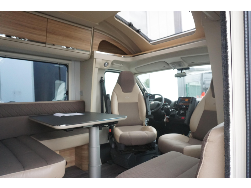 Adria Matrix Platinum 670 SC 5. Sitzplatz / Dachklimaanlage Foto: 7