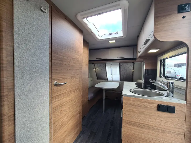 Knaus Sport 400 LK Voortent!  foto: 6