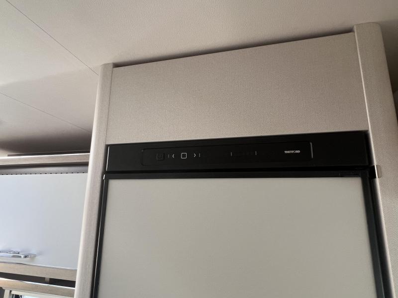 Bürstner Premio Plus 440 TK Met Isabella Ventura tent  foto: 9