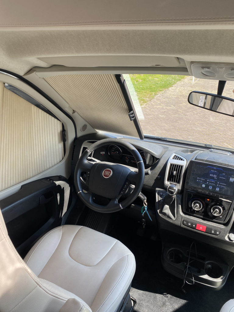 Bürstner AUTOMAAT Lyseo Harmony Line 690 G Half-integraal, Motor-airco, Enkele-bedden, Hefbed, Garage, Halve-treinzit, Draaistoelen, Bj. 2021 Marum  foto: 10