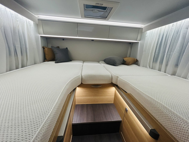 Adria MATRIX 670 SL Axess Camas separadas, suelo completamente plano, 5 plazas con cintur&oacute;n foto: 18