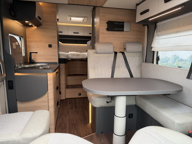 Knaus Live Wave 650 MEG Black Select foto: 16