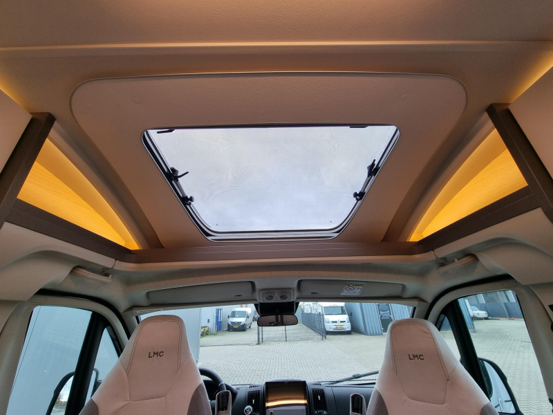 LMC Tourer T660 G photo: 17