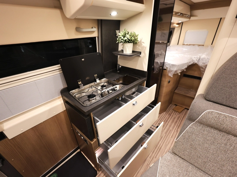 Malibu Van Charming 640 LE Comfort GT Skyview Aut.  foto: 9