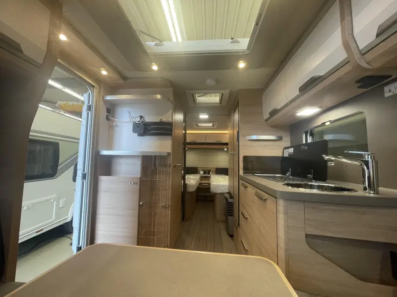 Knaus Sudwind Black Selection 540 UE +Panoraam+Vloerverwarming  foto: 8