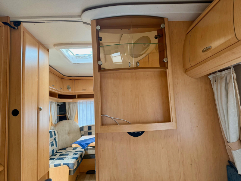 Hobby De Luxe 460 UFE mover fietsenrek voortent  foto: 10