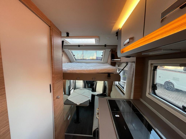 Weinsberg Xcursion 500 LT 150 PS DSG Bulli Foto: 16