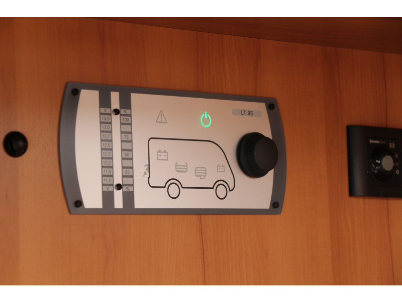 Hymer T 674 Enkele bedden - 2x airco  foto: 27