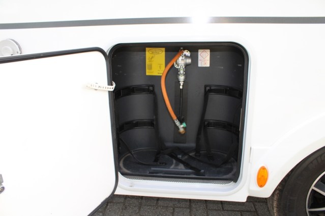 Sun Living S 75 SL by Adria 5 gordel plaatsen enkele bedden 67  foto: 3