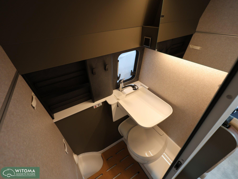 Hymer Grand Canyon S 600 4x4 NIEUW LEES TEKST !!  foto: 12
