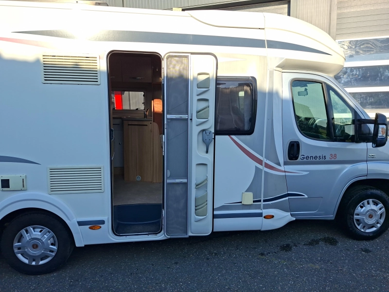 Challenger Genesis 38 autocaravana completa y espaciosa foto: 4