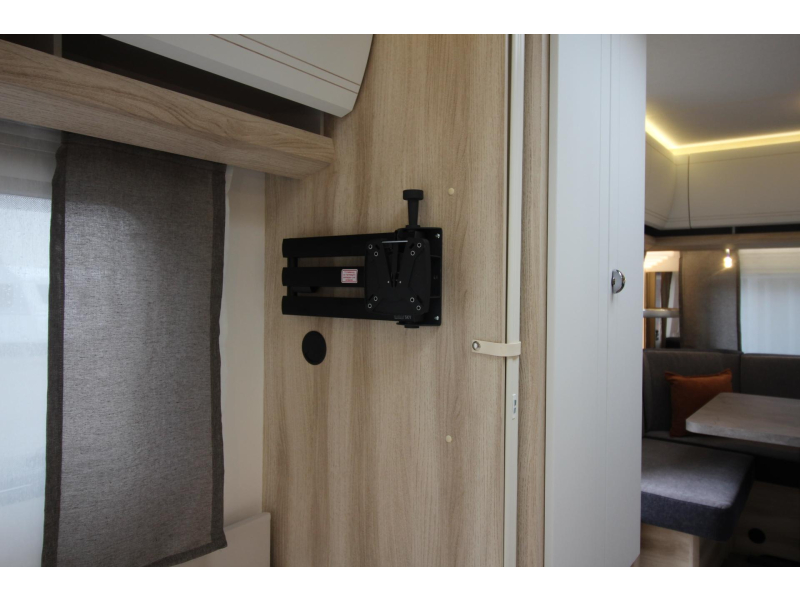Hobby De Luxe 460 UFE Cama francesa y asiento redondo! foto: 17