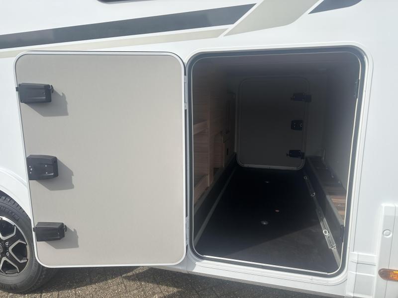 Weinsberg CaraSuite 700 ME Ensuite bad zonder hefbed  foto: 19
