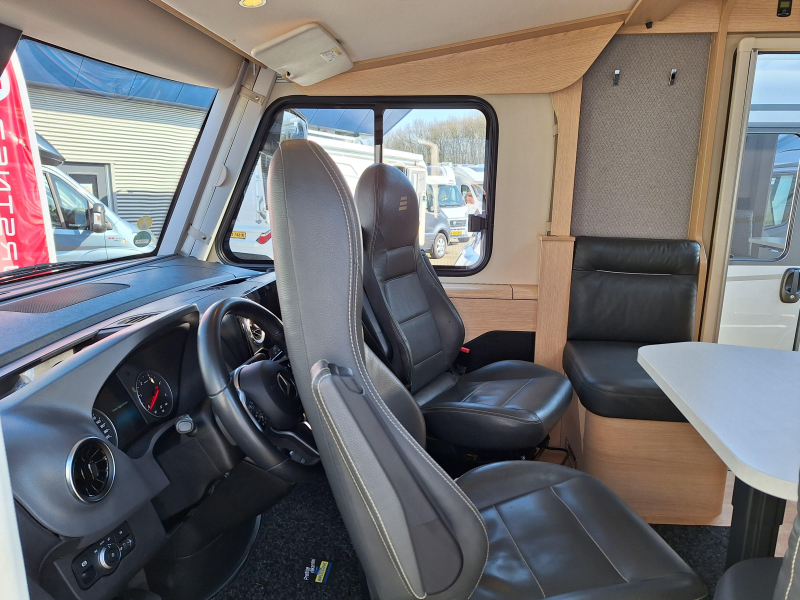 Hymer BMC-I 680 -5 PERSONAS-FULL OPTIONS foto: 7