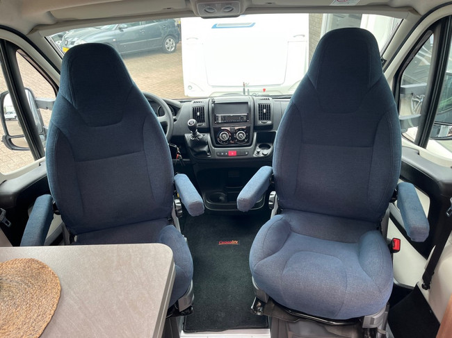 Weinsberg Caracompact R57 Airco Cruise Enkele bedden Zonnepaneel 64.416km foto: 12