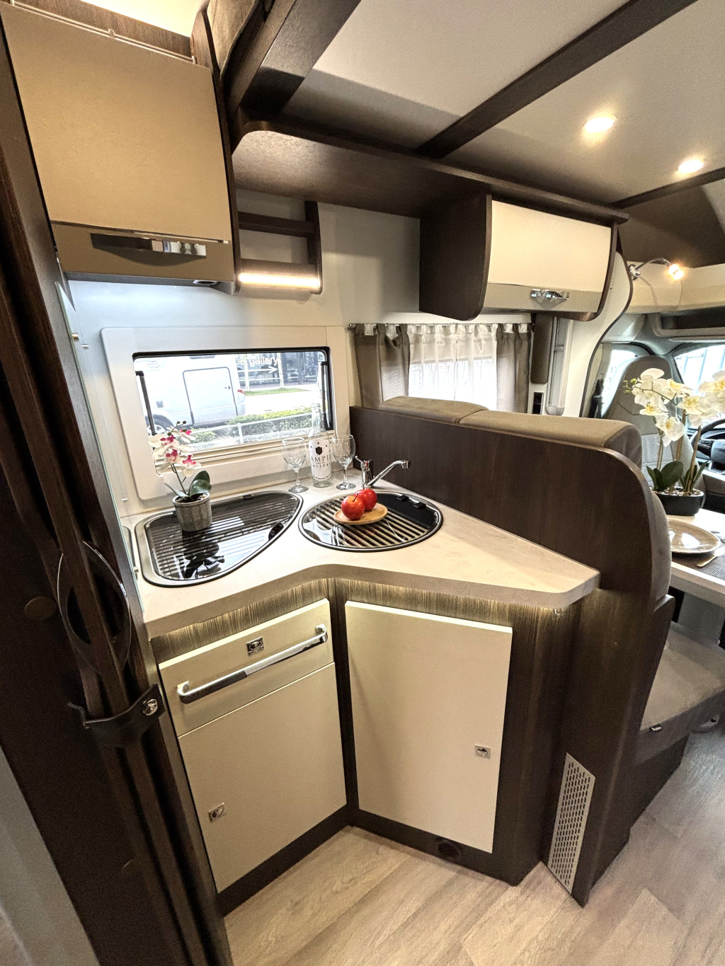 Benimar Tessoro 495 Northautokapp AUTOMAAT QUEENSBED+HEFBED foto: 7