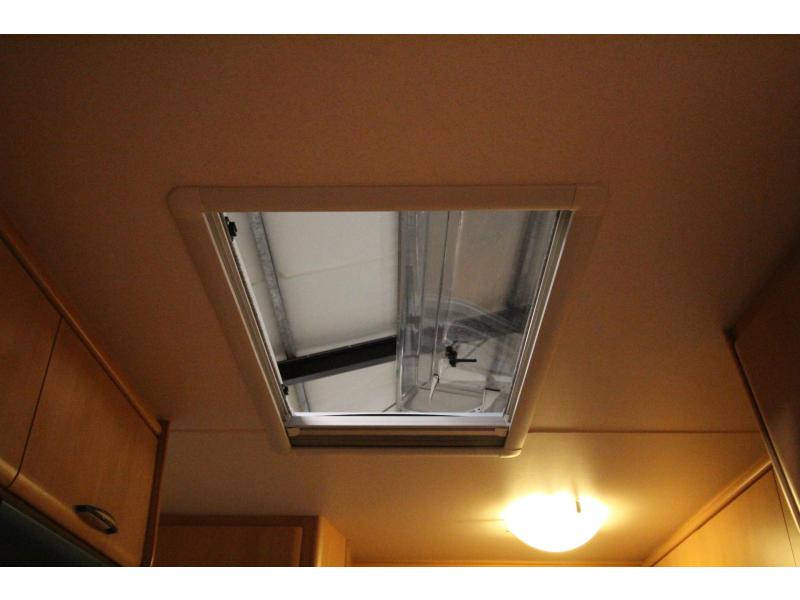 Hobby De Luxe 400 SF Voortent + voortentluifel  foto: 16