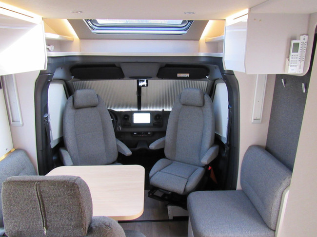 Hymer T585S Mercedes Aut.bj2022 Enkele Bedden+Hefbed 2xAirco foto: 8