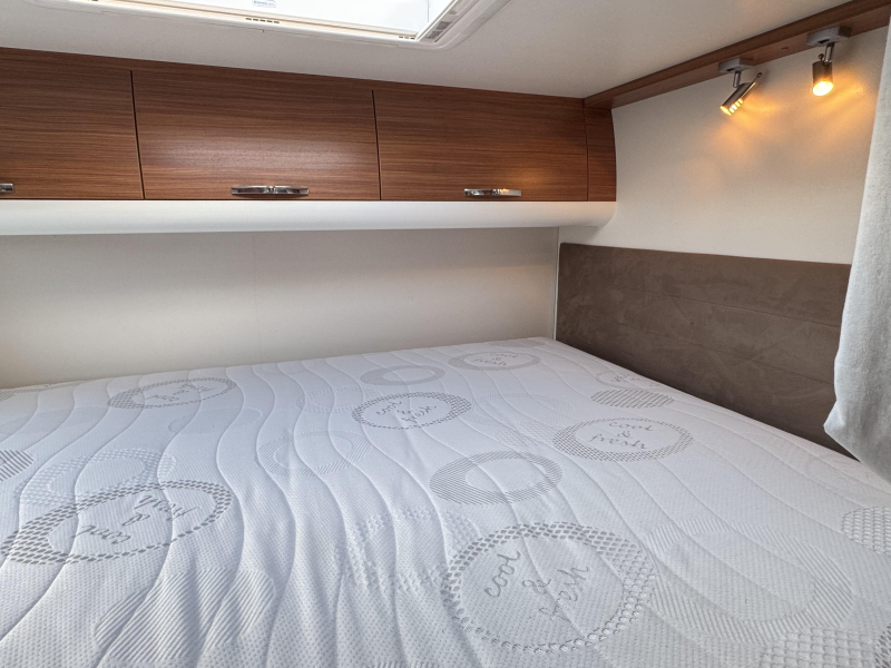 Adria Matrix 680 SP -5 pers-met hefbed  foto: 10
