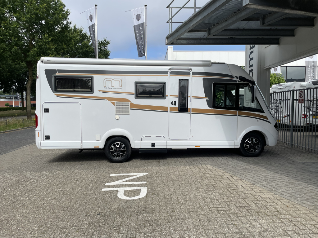 Carthago Malibu 430 LE LITS SIMPLES+LIT PAVILLON 6.90M BEARLOCK photo : 19