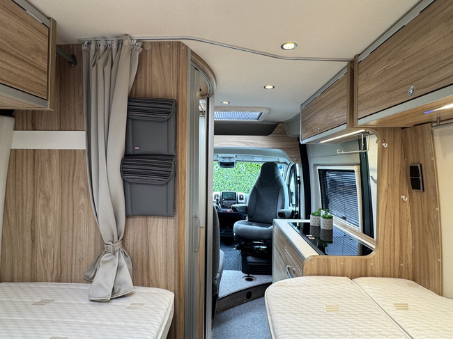 Hymer Yosemite 600 L&Auml;NGSBETTEN 160 PS Euro6 Fiat Ducato **Einzigartig/Dieselheizung/4 Sitzpl&auml;tze/2x Wohnraumbatterie/Markise/1. Besitzer/Nur Foto: 17