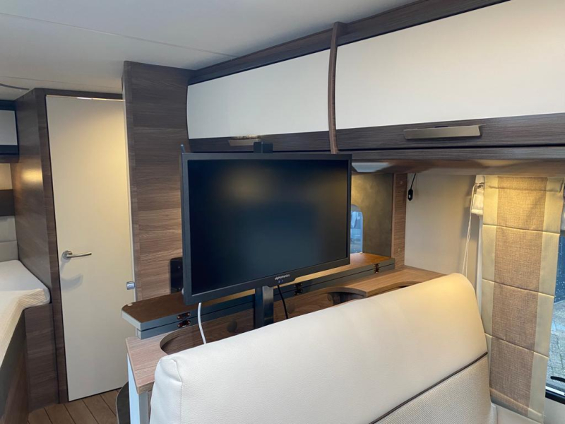 Knaus L!ve Ti 650 MF Frans bed | Automaat  foto: 13