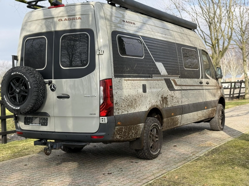 Adria Super-Twin 700 SGX 4x4 - Aufstelldach Foto: 5